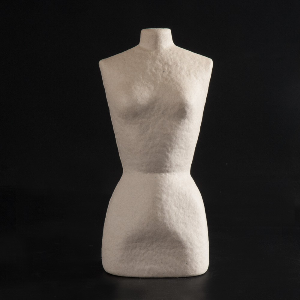 Cuerpo de mujer miniatura de Cartón piedra