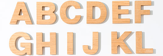 Letras de madera para decorar carpeta de plakene | Servei Estació