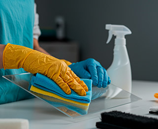 Trabajar metacrilato. Limpiar | Servei Estació