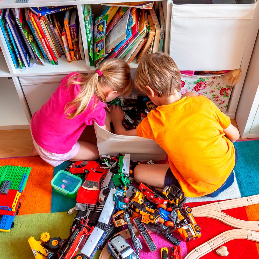 Cómo ordenar y guardar los juguetes de los niños para evitar la acumulación  excesiva
