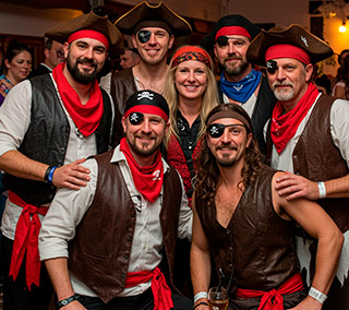 Disfraces originales para grupos en Carnaval. Piratas | Servei Estació