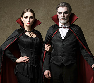 Disfraces en pareja originales para Carnaval. Vampiros | Servei Estació