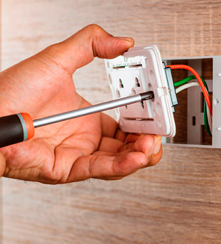 Revisiones básicas del hogar en invierno. Instalación eléctrica | Servei Estació