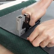 Grapadora con Caja Metálica Grapas Tipo 4-8 mm 053