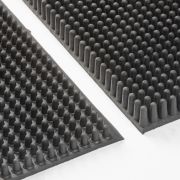 Pavimento de Caucho amortiguación picos