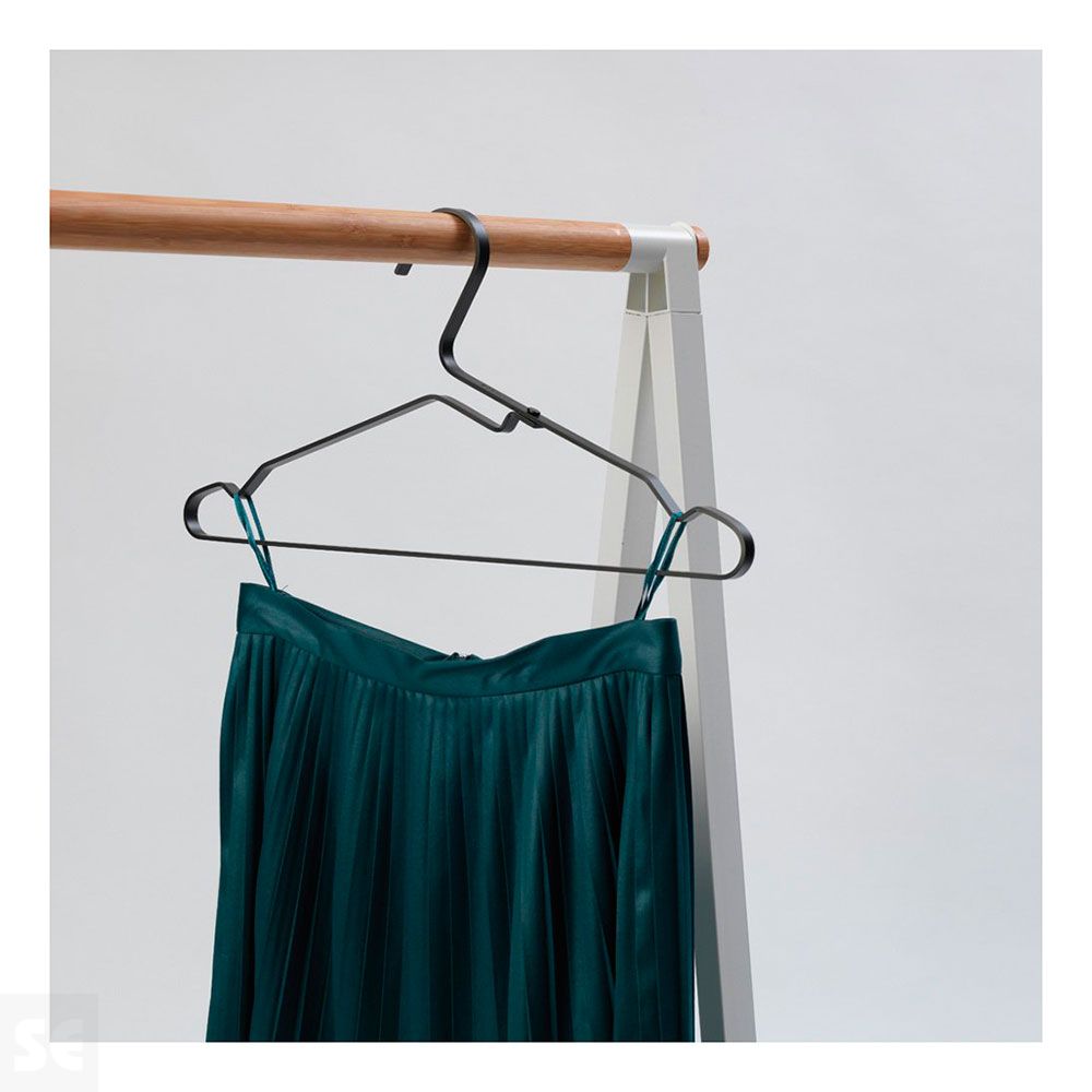 Perchas de Aluminio Negro 4 uds.