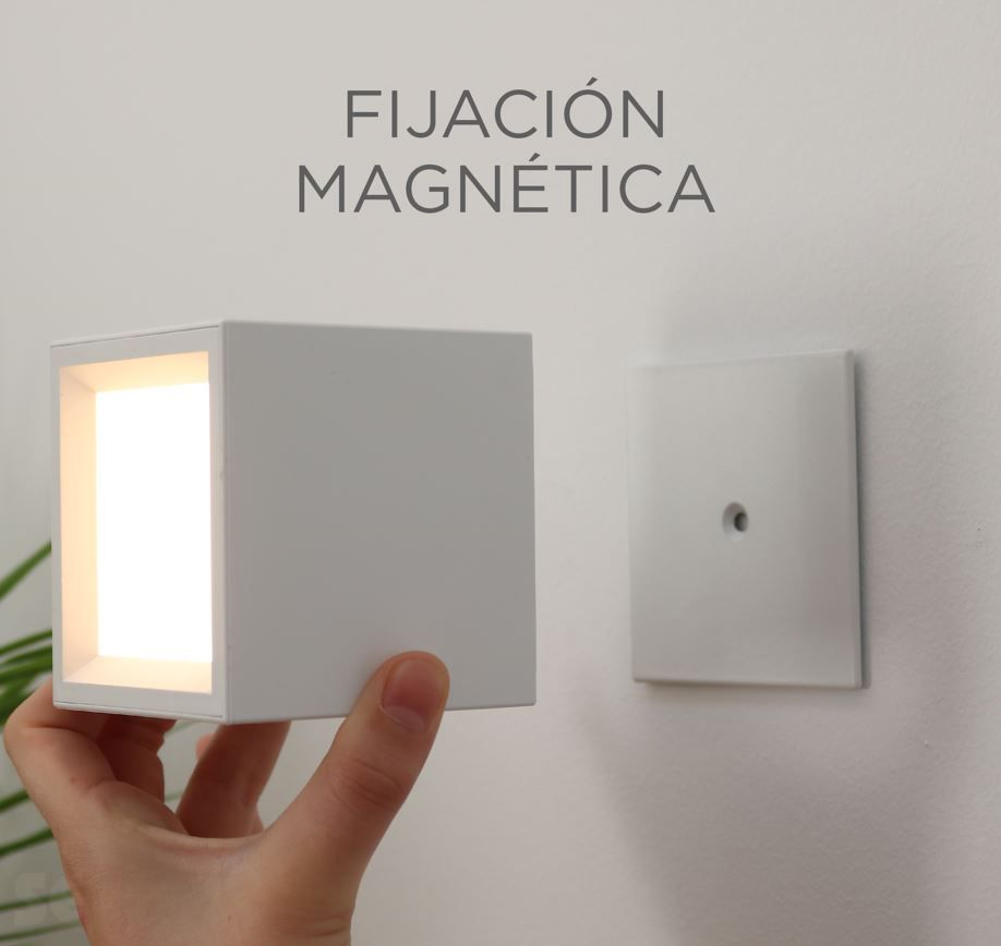 Aplique de Pared Led Box 8 Blanco Inalámbrico