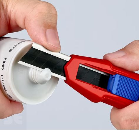 Cúter Universal 165mm.