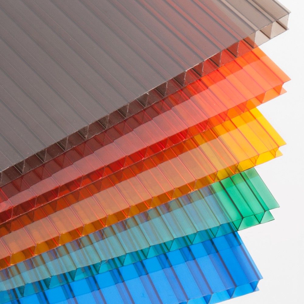 Plancha de policarbonato celular de colores distintos | Servei Estació