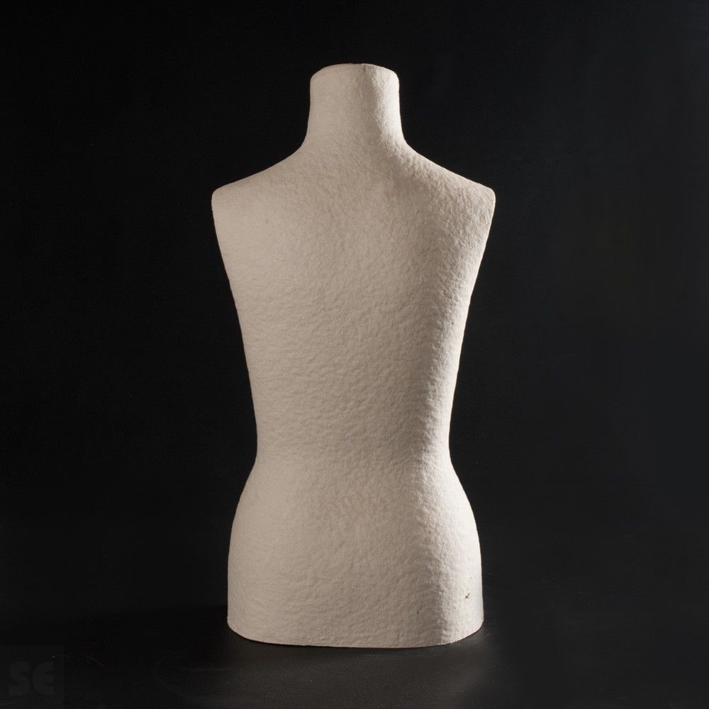 Torso de niño de Cartón piedra