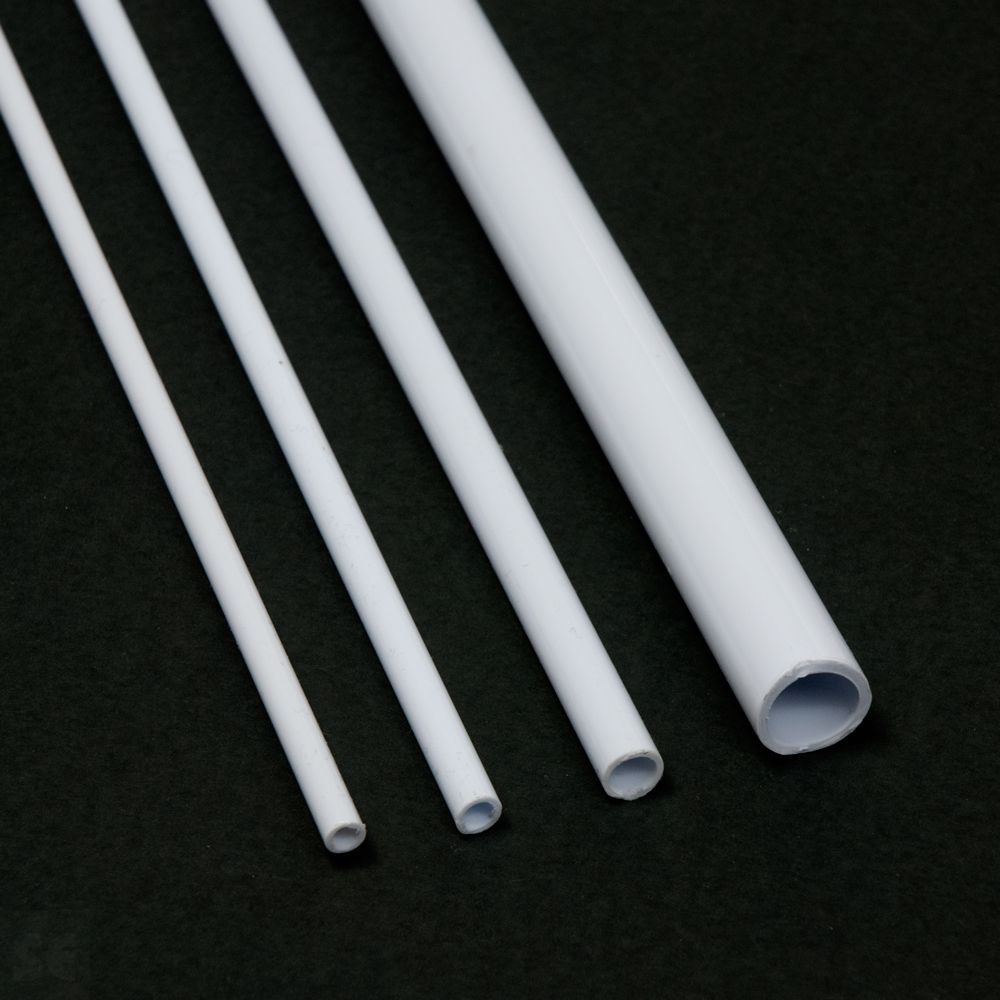 Tubos rígidos de PVC blanco de varios tamaños | Servei Estació