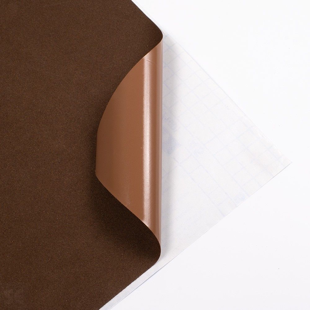 Rollo de vinilo adhesivo flocado color marrón | Servei Estació